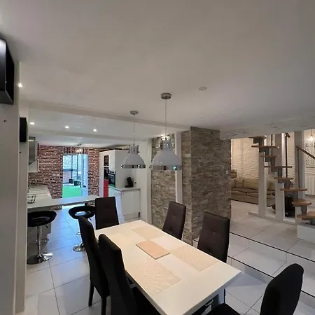 Holiday home Maison Plein Centre Ville *
